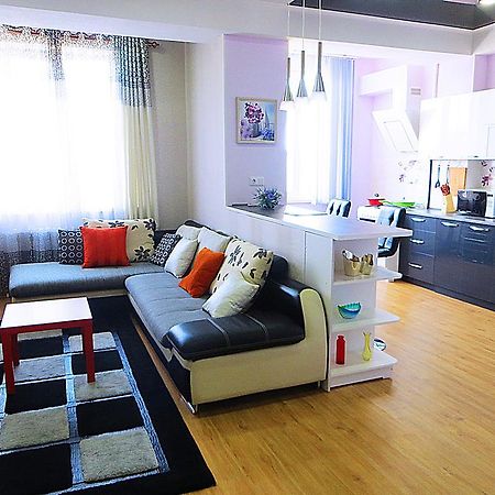 Bishkek Flatlux Apartments エクステリア 写真