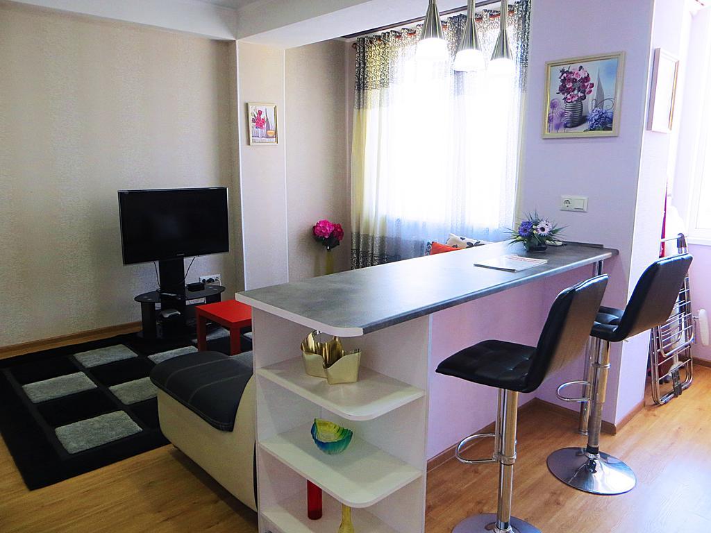 Bishkek Flatlux Apartments エクステリア 写真