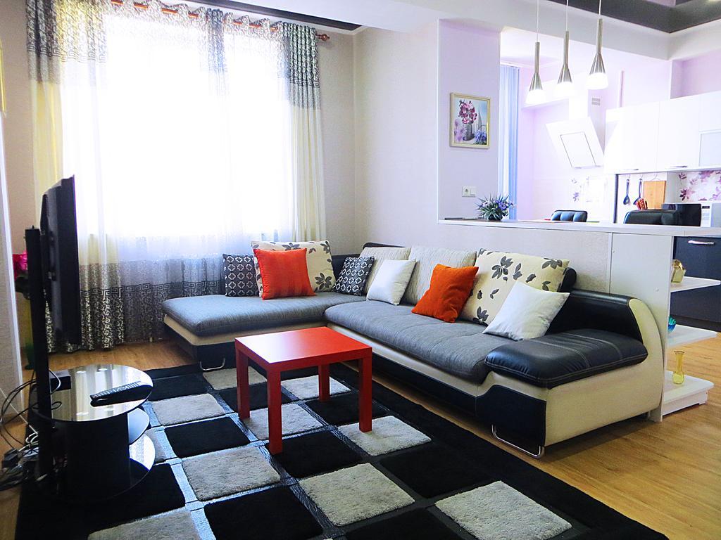 Bishkek Flatlux Apartments エクステリア 写真